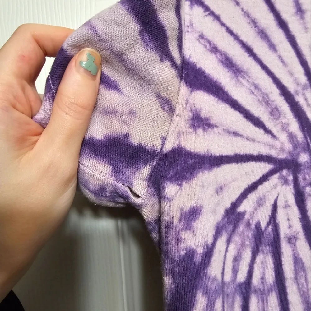 ✨️3/$20 Tees✨️ 10.Deep Purple Swirl Tie-Dye Logo Tee Men's Size Small - No Tag - Picture 4 of 7